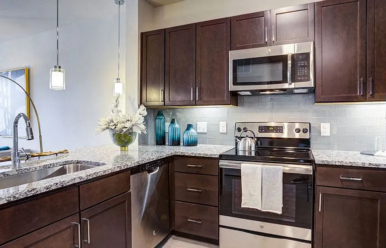 Everly Apartments — Photo 7