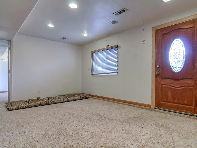16279 Hedgeway Dr — Photo 14