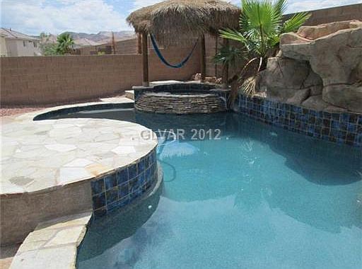 5th image of 10907 Royal Highlands St