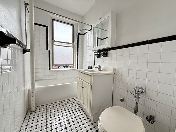 5th image of 4321 Broadway Unit 4H