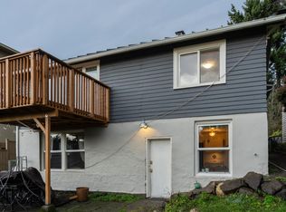 345 N 137th St #B, Seattle, WA 98133