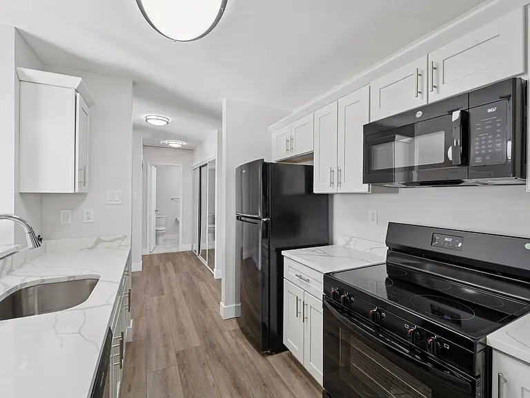 Haverford Court — Photo 7