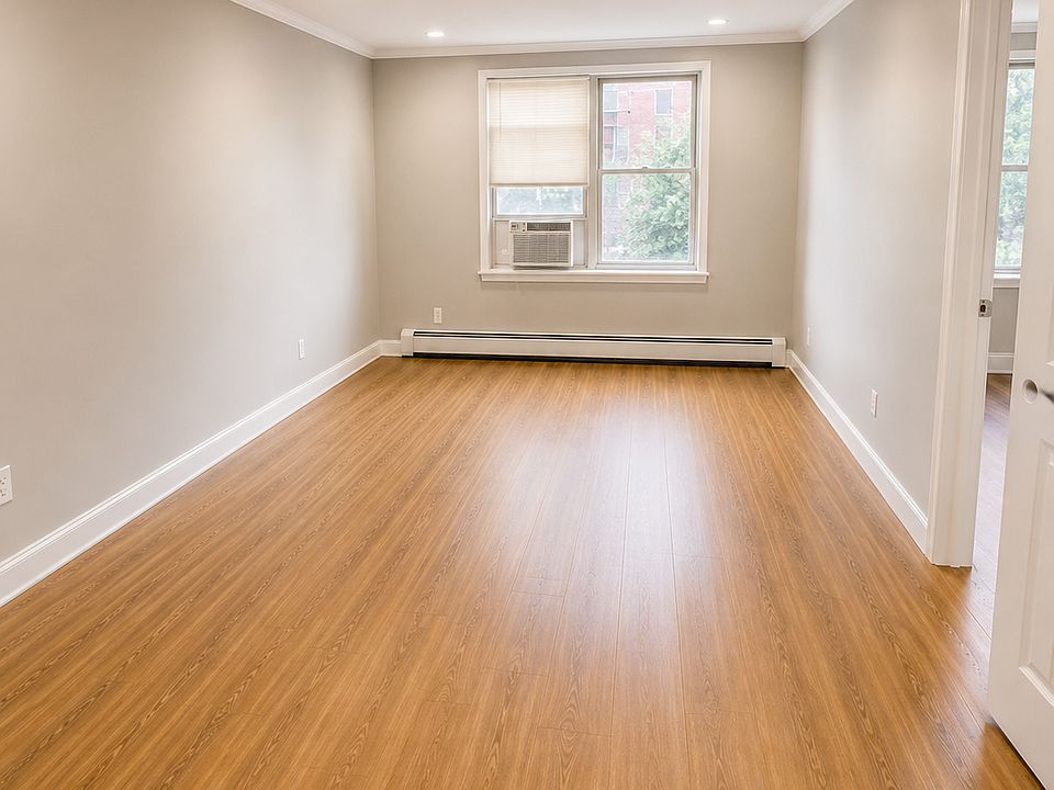 1st image of 414 Halsey St #2