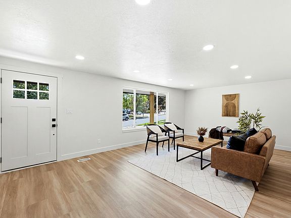 5th image of 5532 S Easton St