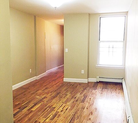 4th image of 431 Marion St APT 3