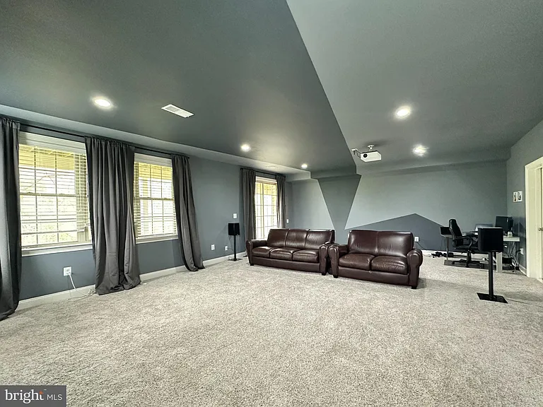 22611 Windsor Locks Sq — Photo 42