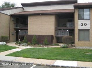 30 Meadow Green Cir UNIT E, Englishtown, NJ 07726