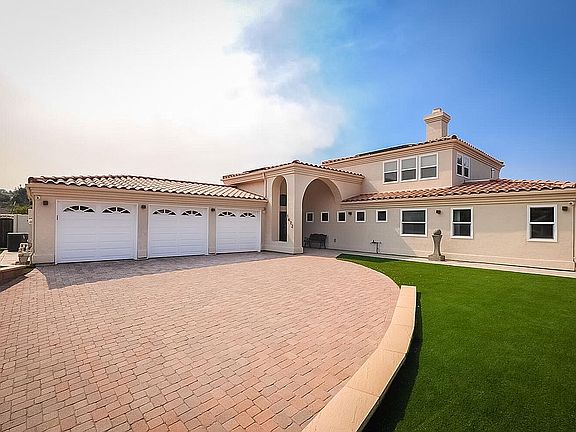 3rd image of 1472 Avenida Arriba