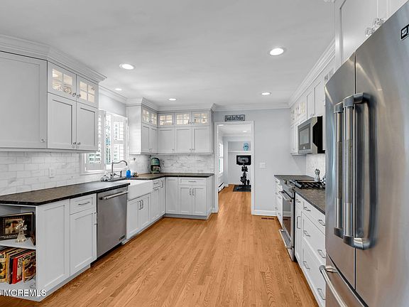 5th image of 506 6th Ave