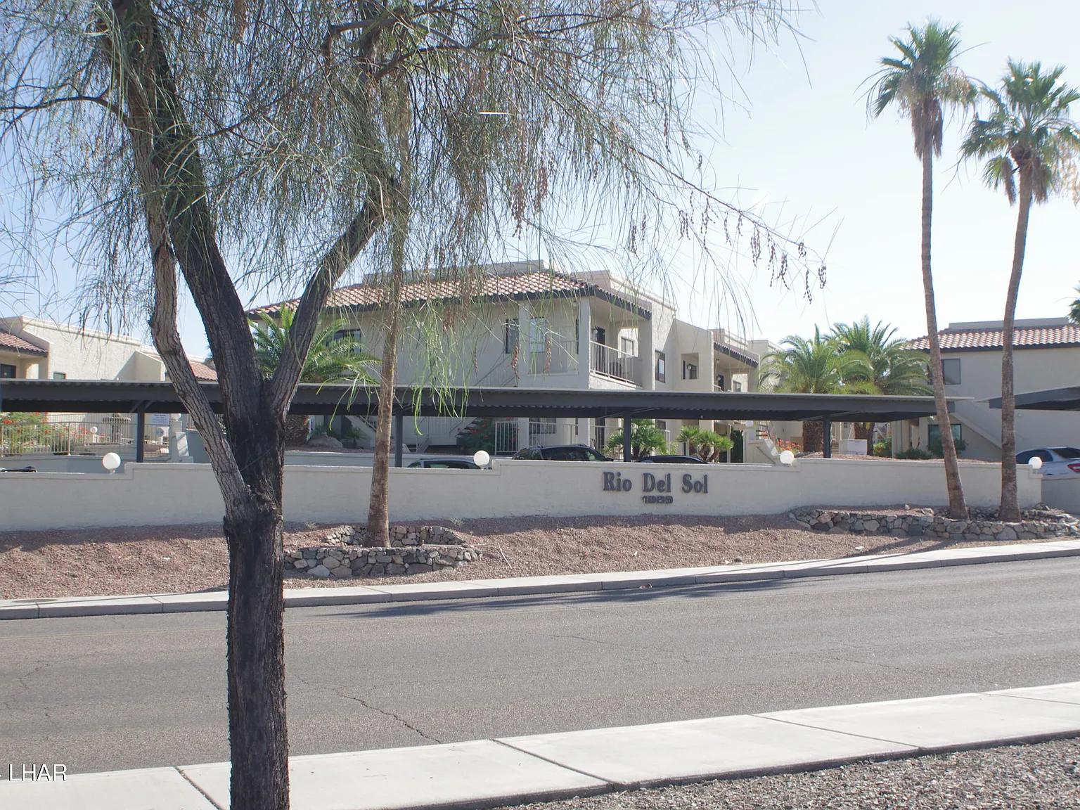 2 bed, 2.0 bath, 920 sqft, $2,000 — Photo 1