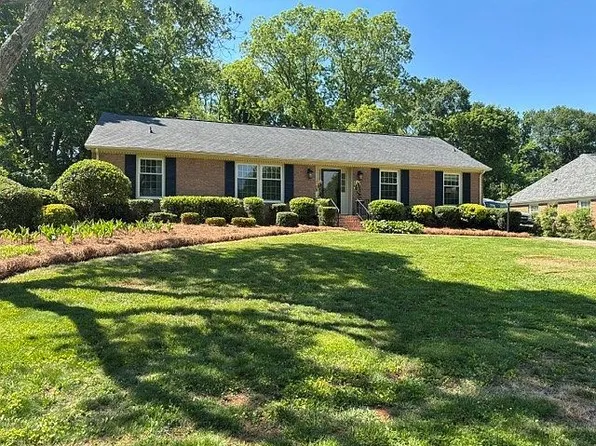 4954 Vineyard Ln, Greenville, SC 29615