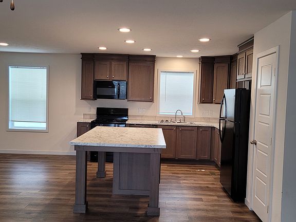 4th image of 1585 Ray Blvd #591