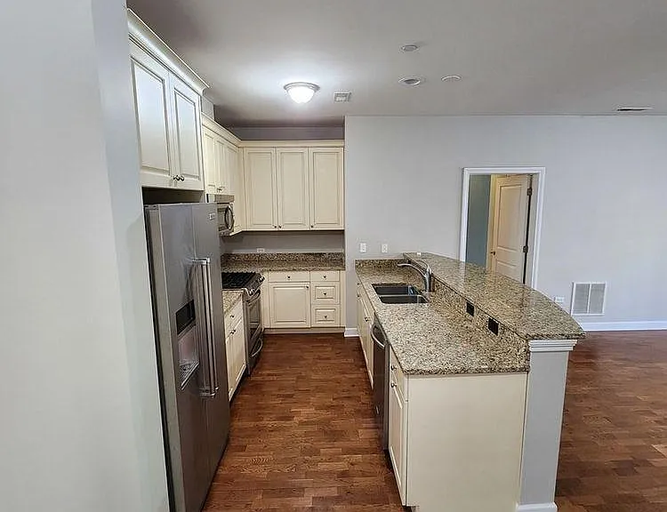 50 N Plum Grove Rd #310E — Photo 10
