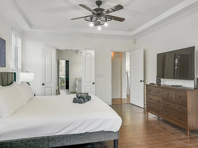 4325 Angelina Dr — Photo 15
