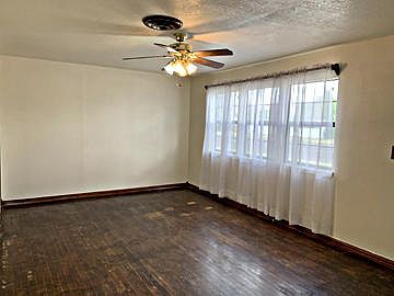 5th image of 207 N Maddox Ave