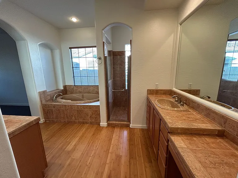 831 W Sycamore Ct — Photo 17