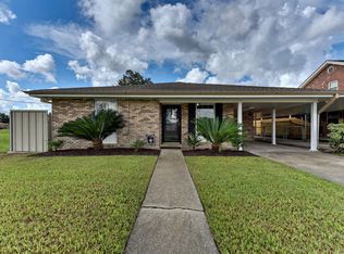 300 Ocelot Dr, Arabi, LA 70032