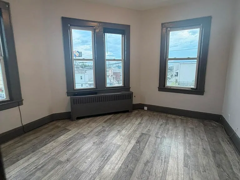 425 3rd Ave #3 — Photo 4