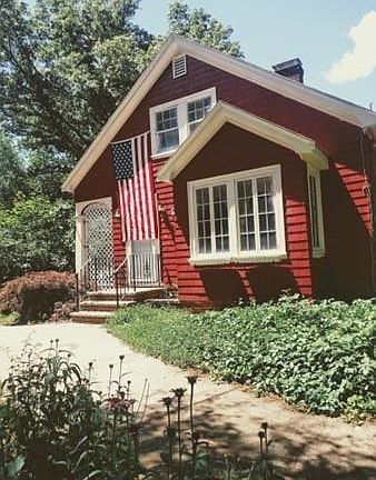 2nd image of 24 Poquanticut Ave