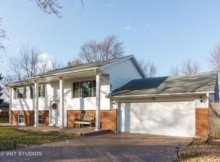 1270 Forest Ave, Aurora, IL 60505