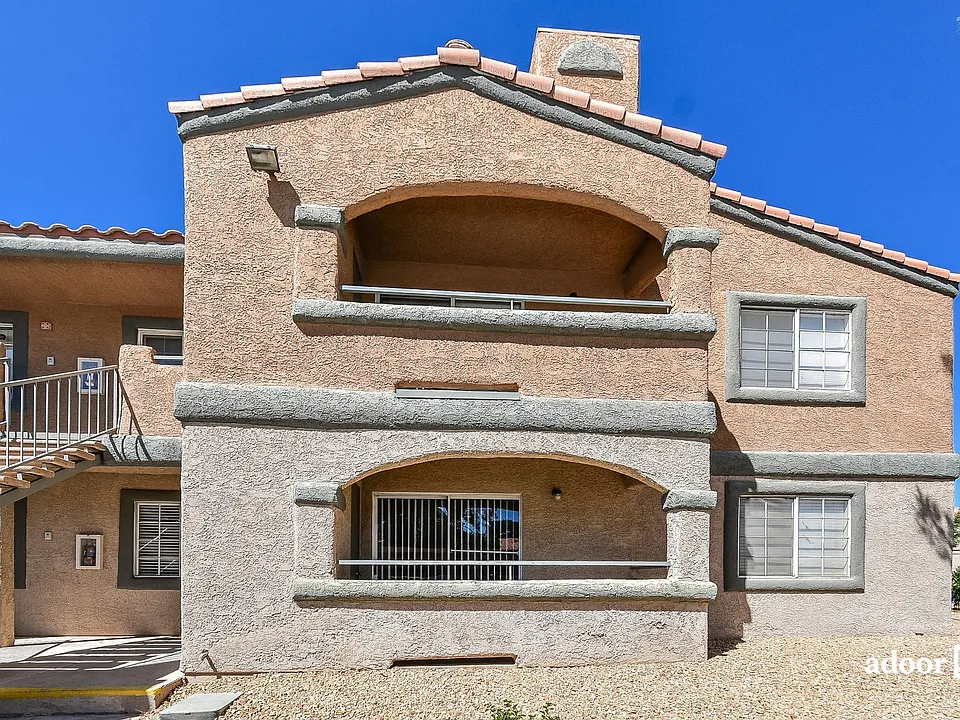 211 Mission Laguna Ln #104