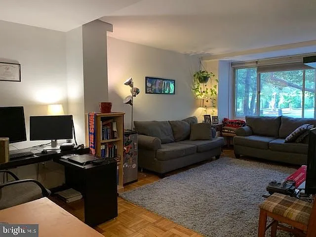 4000 Tunlaw Rd NW #430 — Photo 2