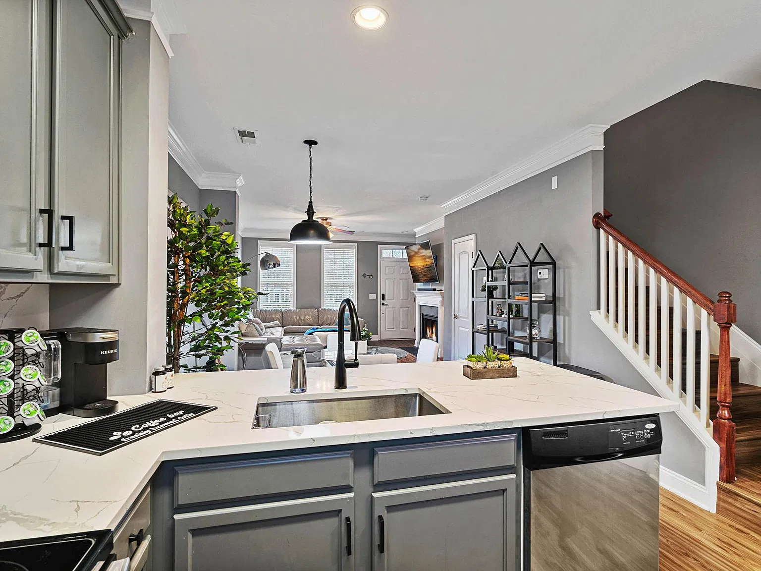 2 bed, 2.5 bath, 1172 sqft, $2,300 — Photo 4