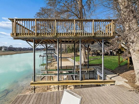 3rd image of 1317 Terminal Loop Road