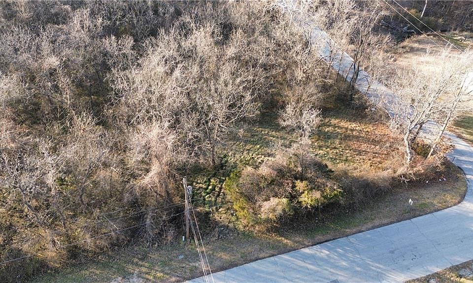 1st image of 412 S Sugar Creek Blvd