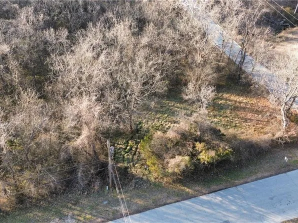 412 S Sugar Creek Blvd, Sugar Creek, MO 64054