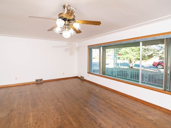 5th image of 2120 Gidding St