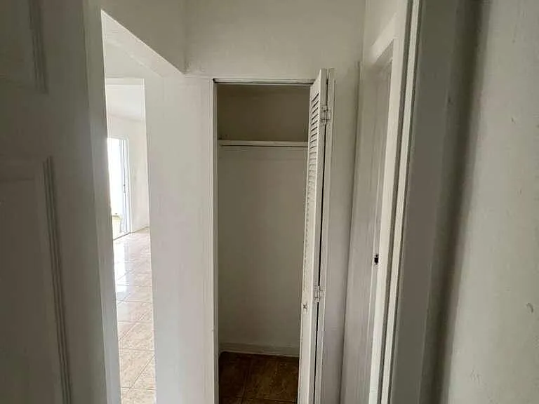 1524 NW 42nd St — Photo 10