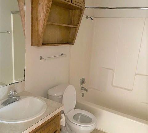 4th image of 4801 Rainbow Cir APT 4