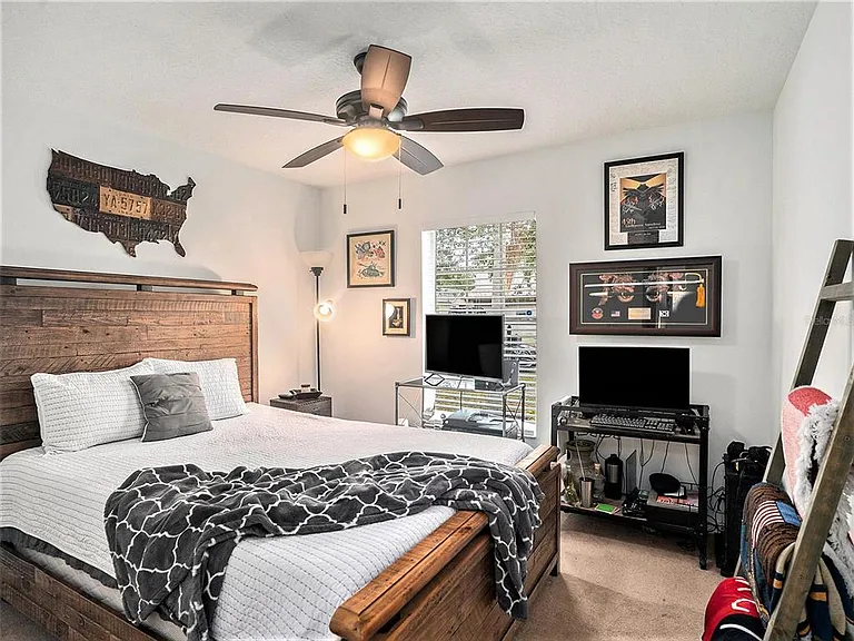 7833 Carriage Pointe Dr — Photo 19