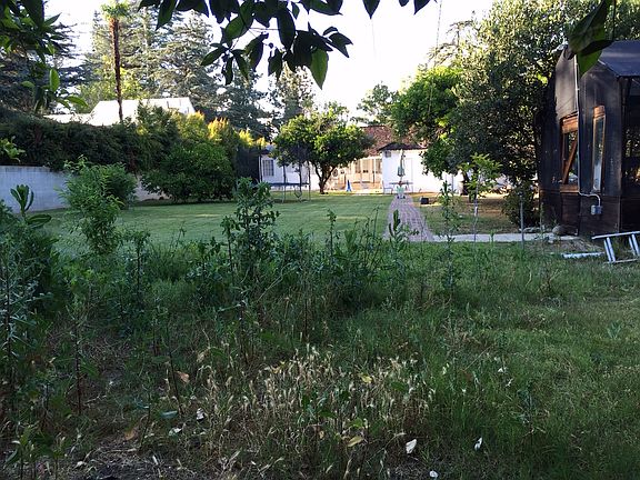 2nd image of 13818 Chandler Blvd