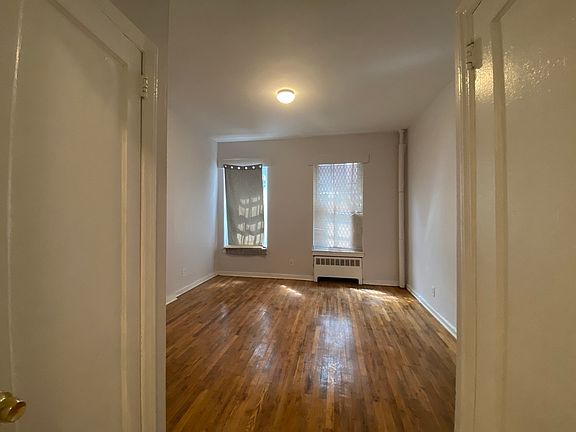 3rd image of 403 W 44th St #1B