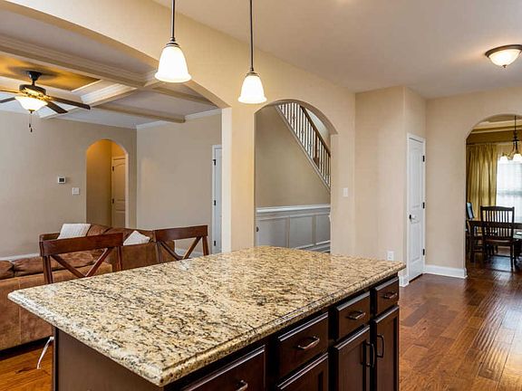 5th image of 2949 McManus Cir