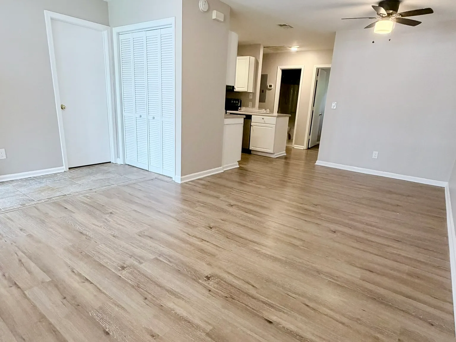 3 bed, 950 sqft, $1,750 — Photo 2