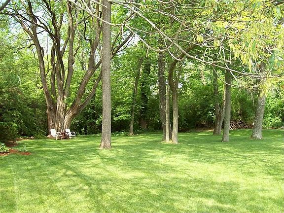 2nd image of 558 Melissa Dr