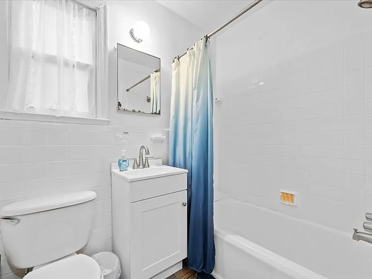 1319 E 53rd St — Photo 13