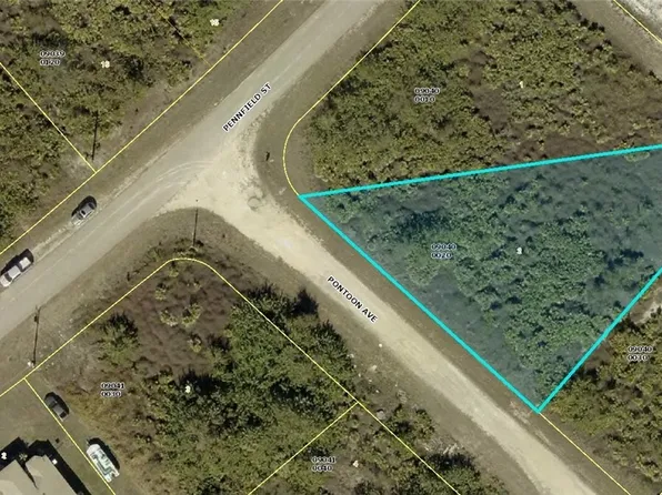 363 Pontoon Ave, Lehigh Acres, FL 33974