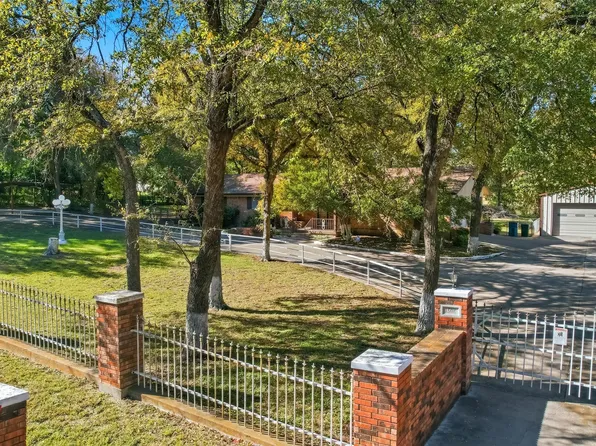 1508 Red Oak Cir, Azle, TX 76020