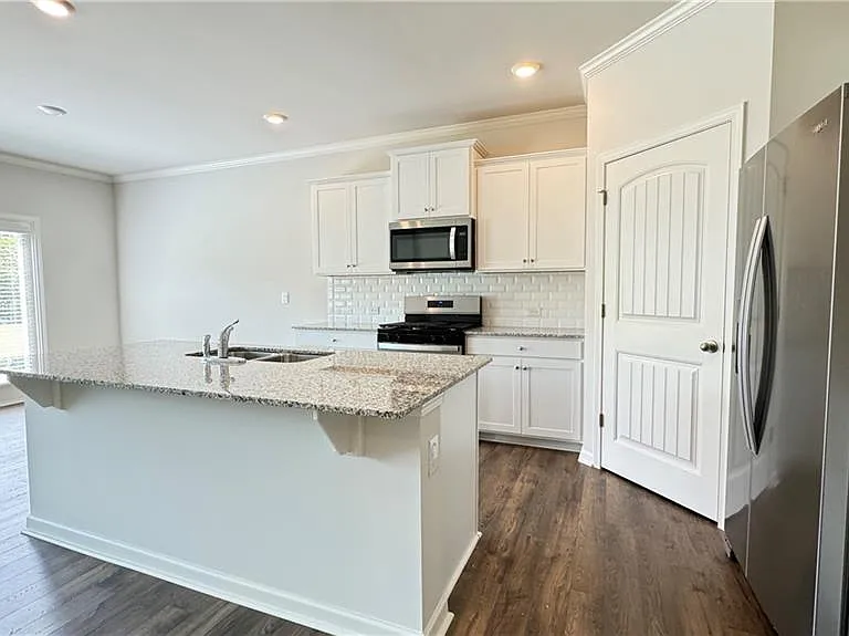 841 Highgrove Way — Photo 7