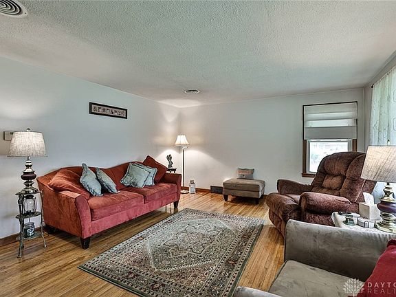 4th image of 15 Norris Dr