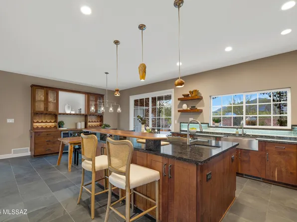 5631 N Mina Vis, Tucson, AZ 85718