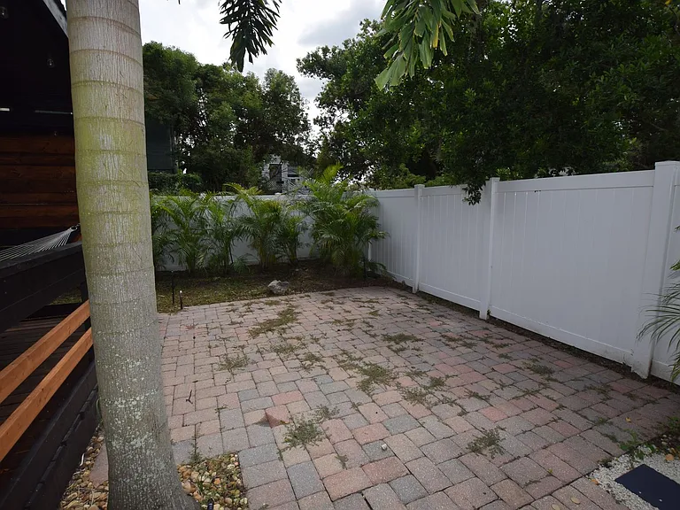 924 Boardman St — Photo 13