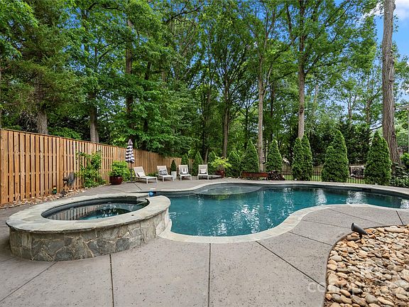 2nd image of 19507 Dufour Ct