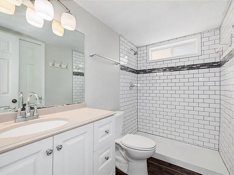 1055 Autumn Crest Ct — Photo 6