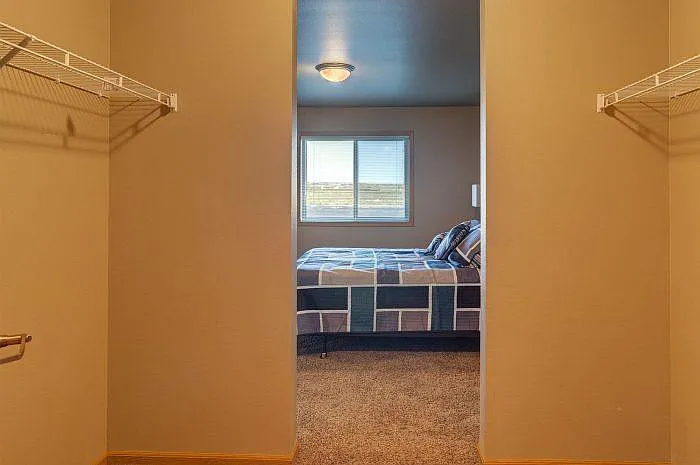 Sidney Apartments — Photo 12