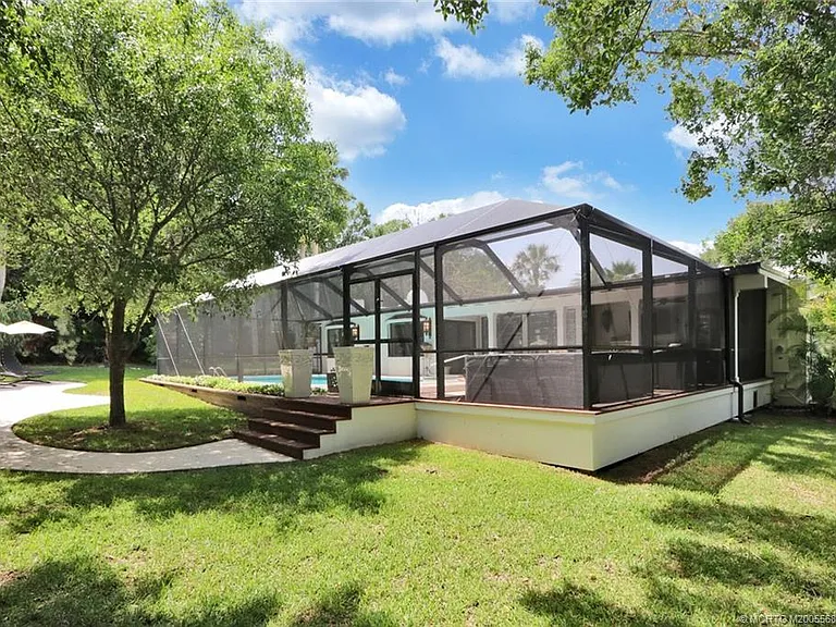 21 Emarita Way — Photo 36